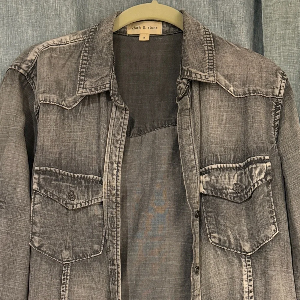 Cloth & Stone Charcoal Button-Up Shirt - Picture 2 of 4